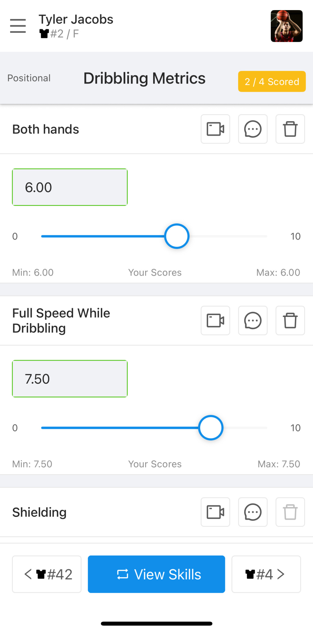Use slider button to score players.